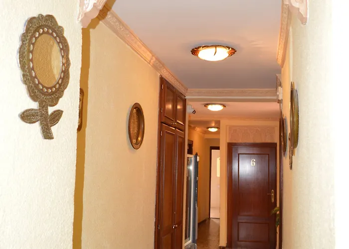 Zacatin אכסניה *